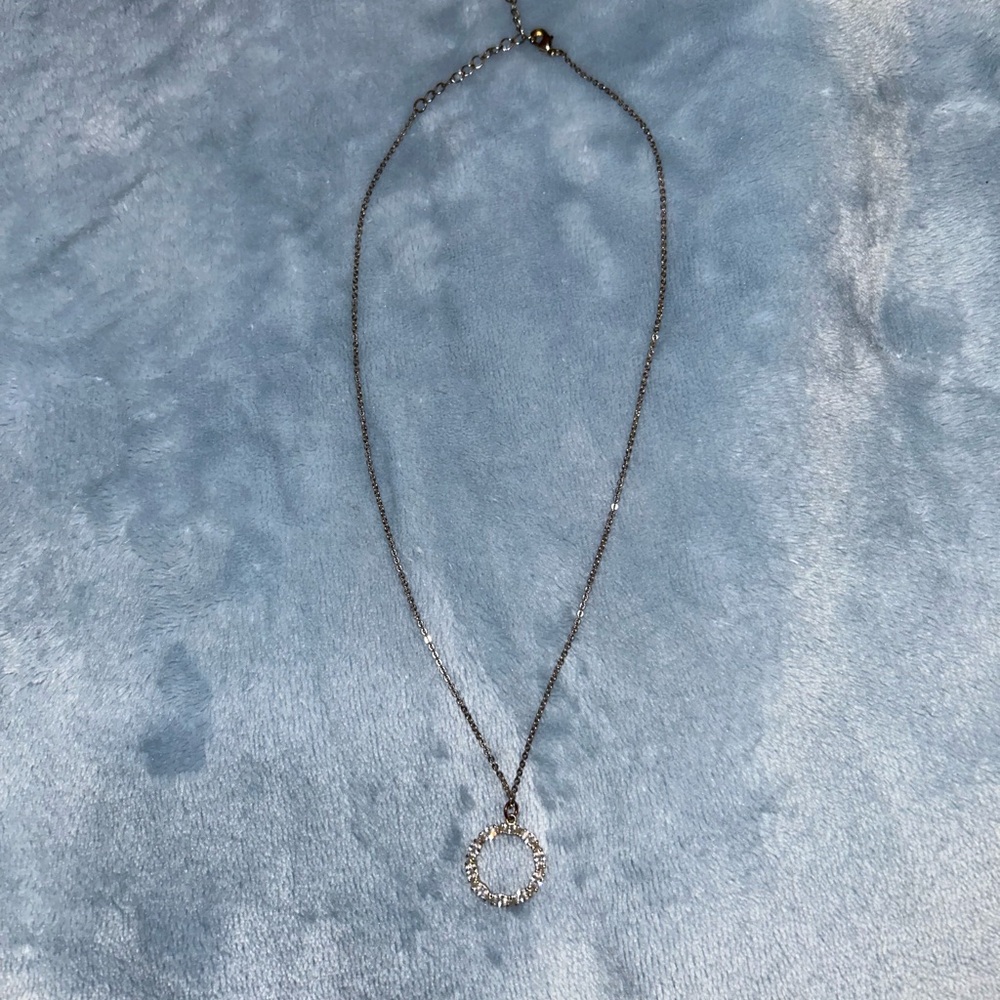 Kendra Scott gold necklace